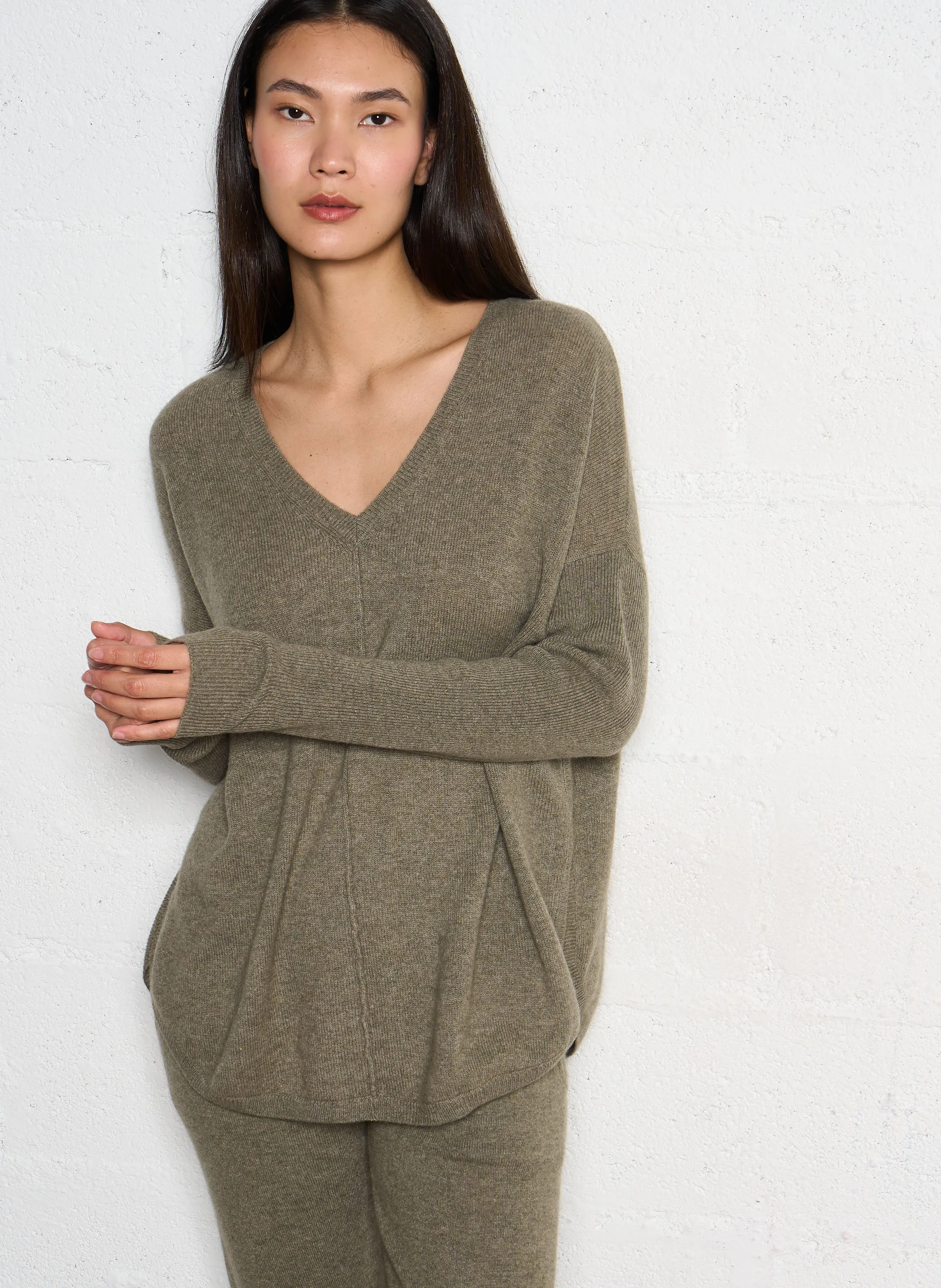  KUJTEN   MISHA - Maglione scollo a V oversize in cashmere | Verde
