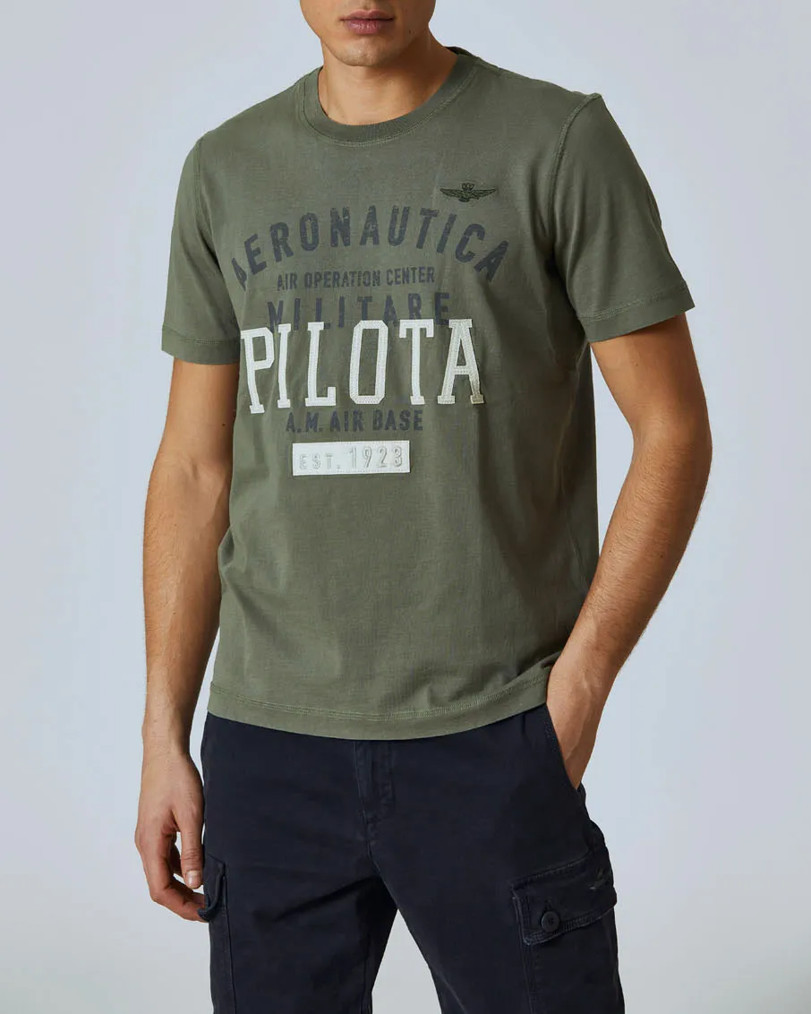 T-shirt verde militare mezza manica con maxi logo e ricamo scritta Pilota