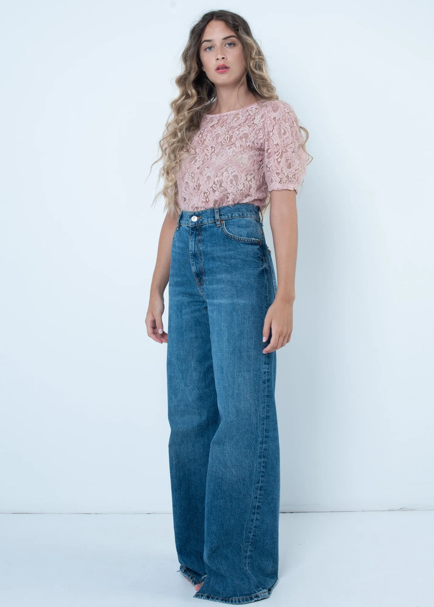 Top in pizzo fantasia